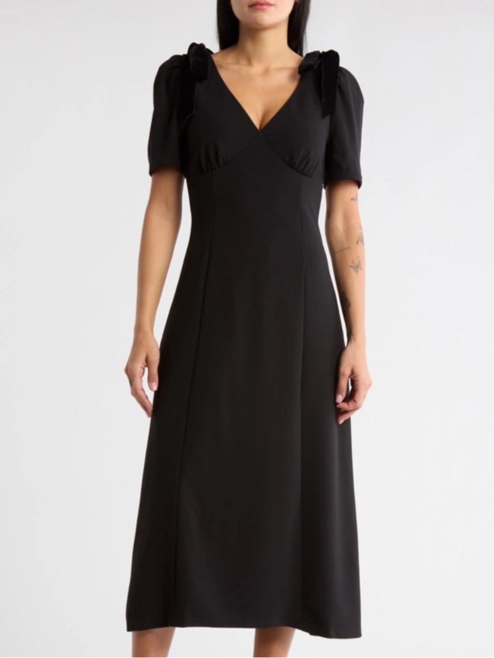 NEW Astr The Label Ciela Black V-Neck Midi Dress with Puff Sleeves M - Picture 10 of 10